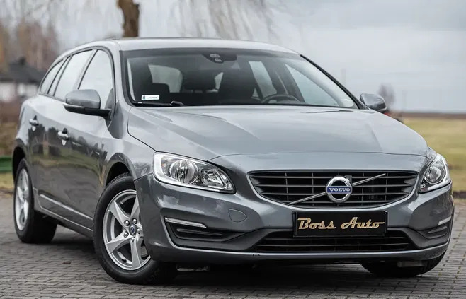 volvo mazowieckie Volvo V60 cena 52900 przebieg: 125976, rok produkcji 2015 z Tłuszcz